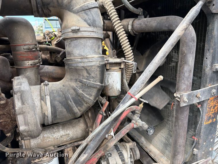image for item FM7633 1997 White dump truck