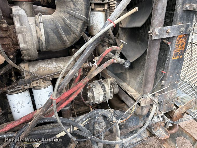 image for item FM7633 1997 White dump truck