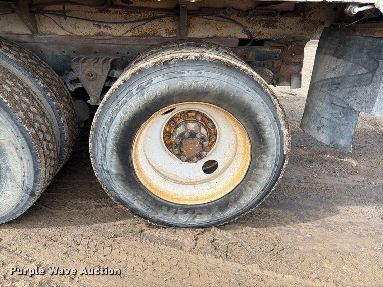 image for item FM7633 1997 White dump truck