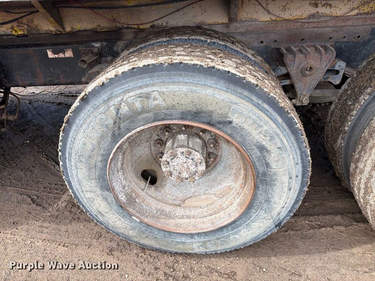 image for item FM7633 1997 White dump truck