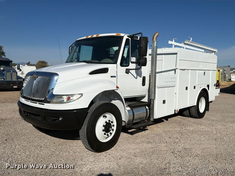 image for item FM7729 2012 International DuraStar 4400 utility / service truck