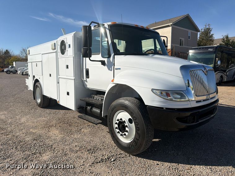 image for item FM7729 2012 International DuraStar 4400 utility / service truck