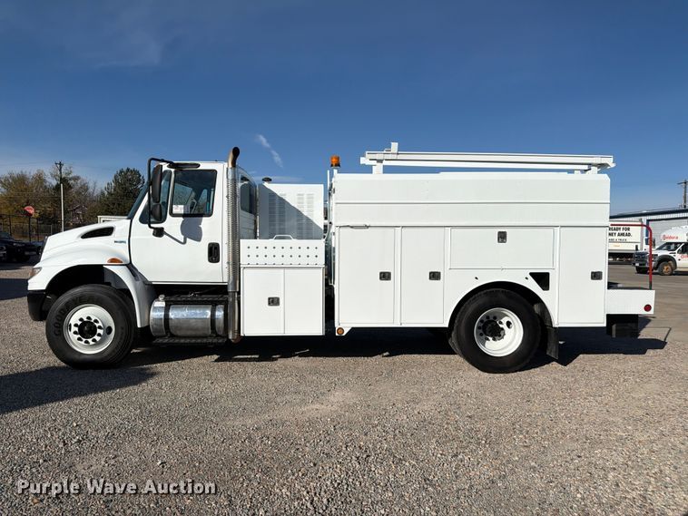 image for item FM7729 2012 International DuraStar 4400 utility / service truck