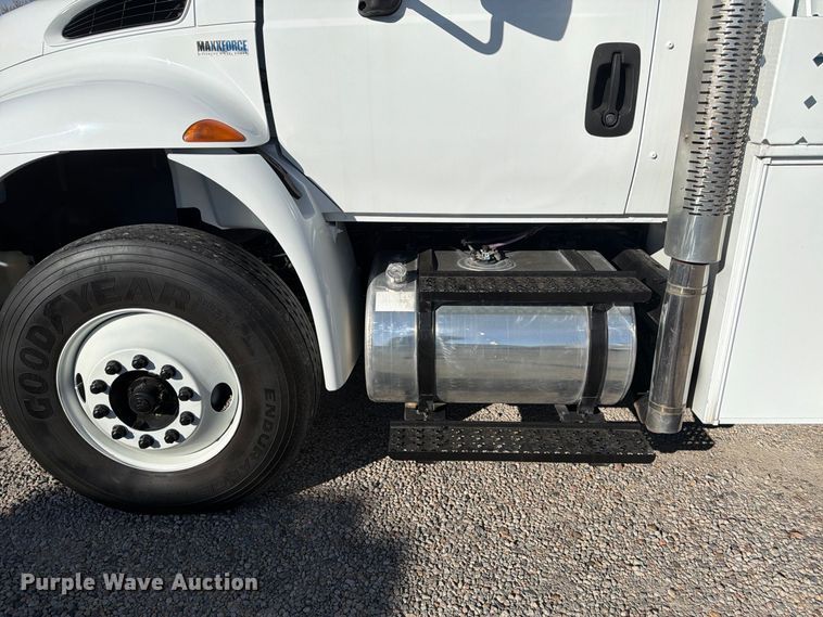 image for item FM7729 2012 International DuraStar 4400 utility / service truck