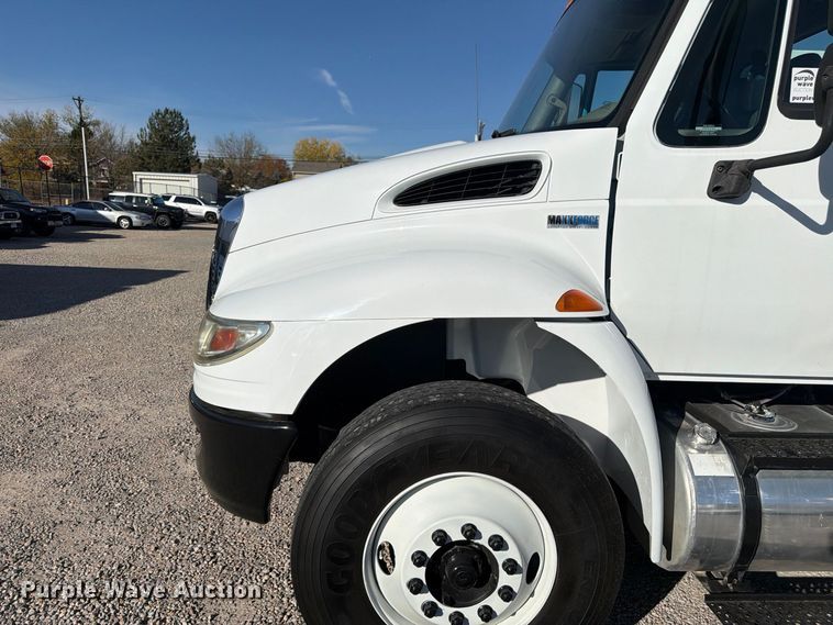 image for item FM7729 2012 International DuraStar 4400 utility / service truck