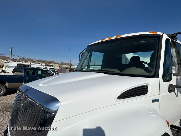 image for item FM7729 2012 International DuraStar 4400 utility / service truck