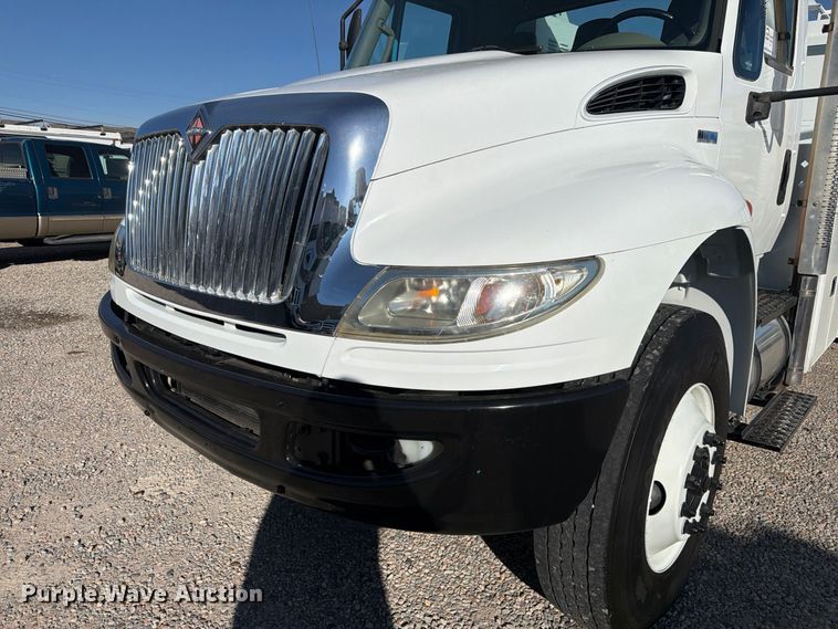 image for item FM7729 2012 International DuraStar 4400 utility / service truck