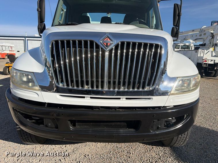 image for item FM7729 2012 International DuraStar 4400 utility / service truck