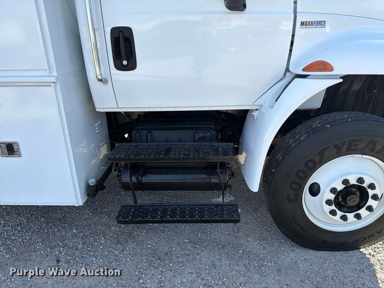 image for item FM7729 2012 International DuraStar 4400 utility / service truck