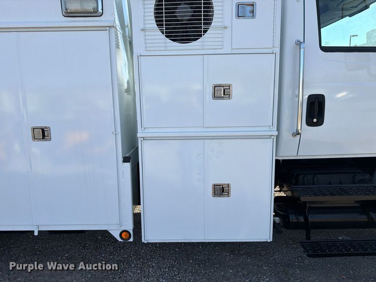 image for item FM7729 2012 International DuraStar 4400 utility / service truck