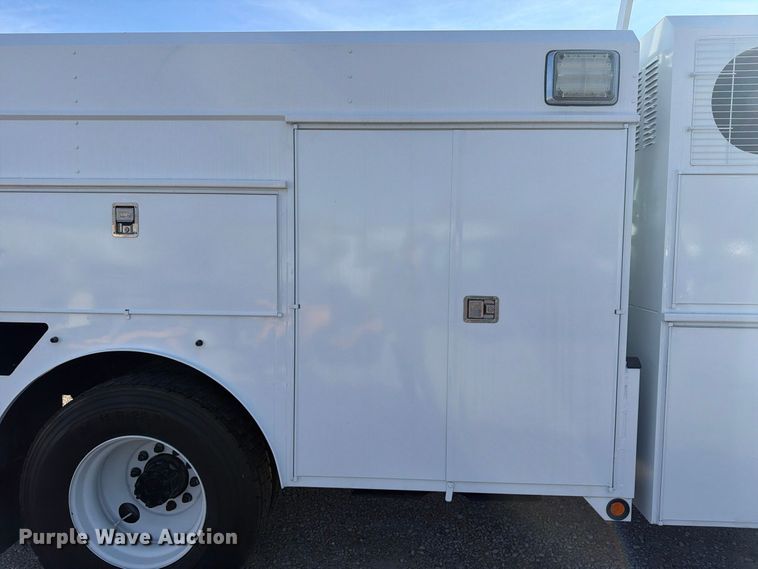 image for item FM7729 2012 International DuraStar 4400 utility / service truck