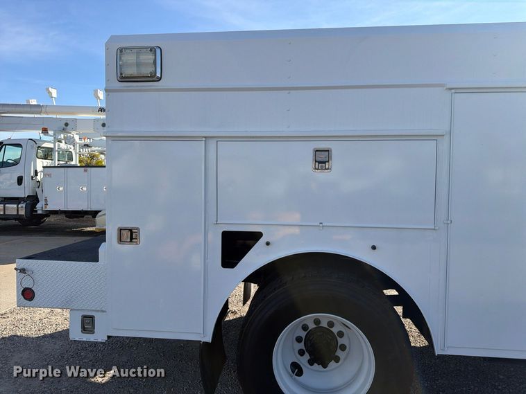 image for item FM7729 2012 International DuraStar 4400 utility / service truck
