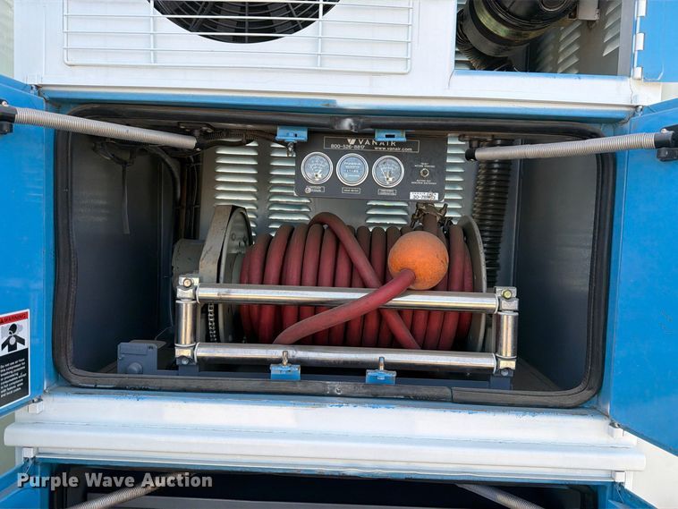 image for item FM7729 2012 International DuraStar 4400 utility / service truck
