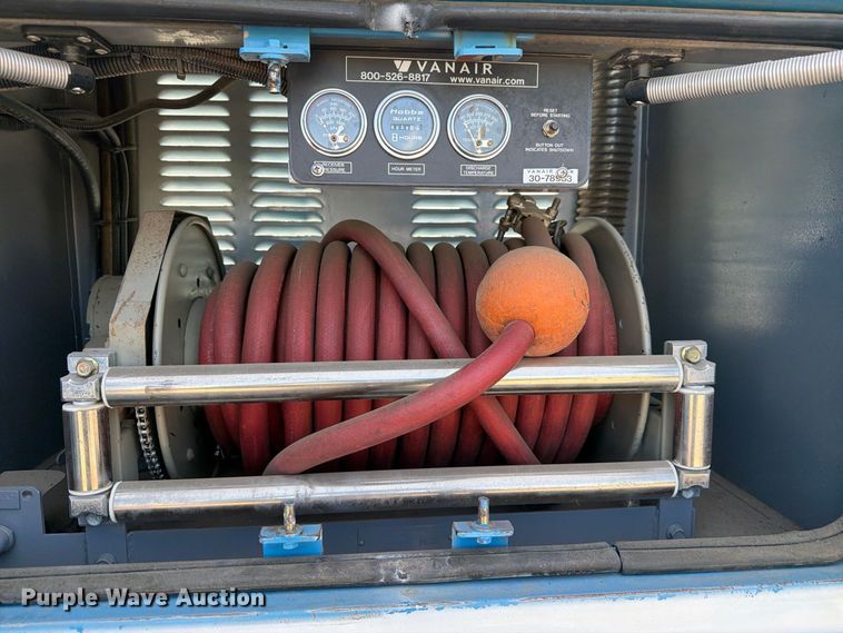 image for item FM7729 2012 International DuraStar 4400 utility / service truck