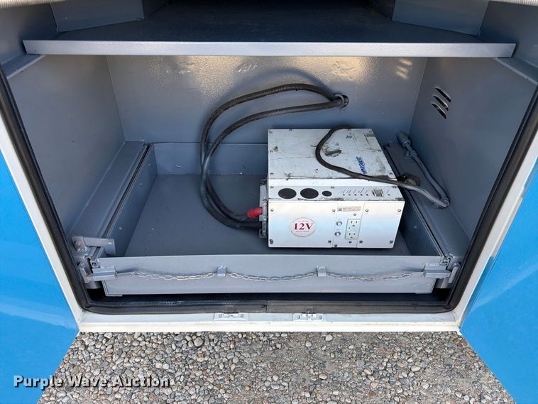 image for item FM7729 2012 International DuraStar 4400 utility / service truck