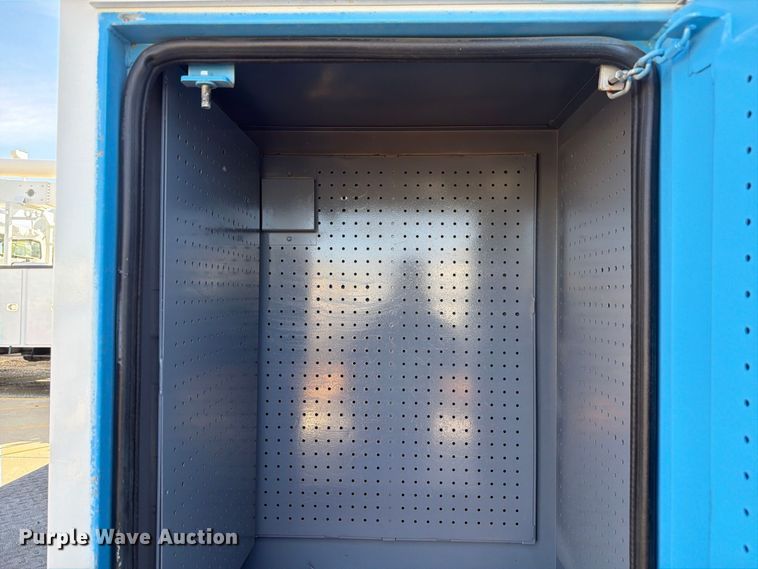 image for item FM7729 2012 International DuraStar 4400 utility / service truck