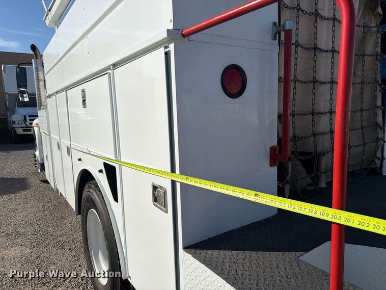 image for item FM7729 2012 International DuraStar 4400 utility / service truck