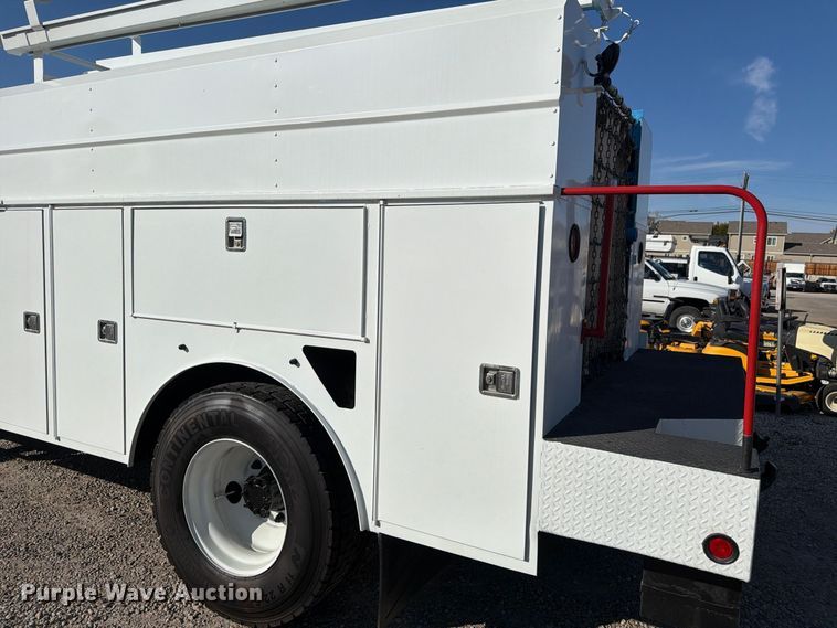 image for item FM7729 2012 International DuraStar 4400 utility / service truck
