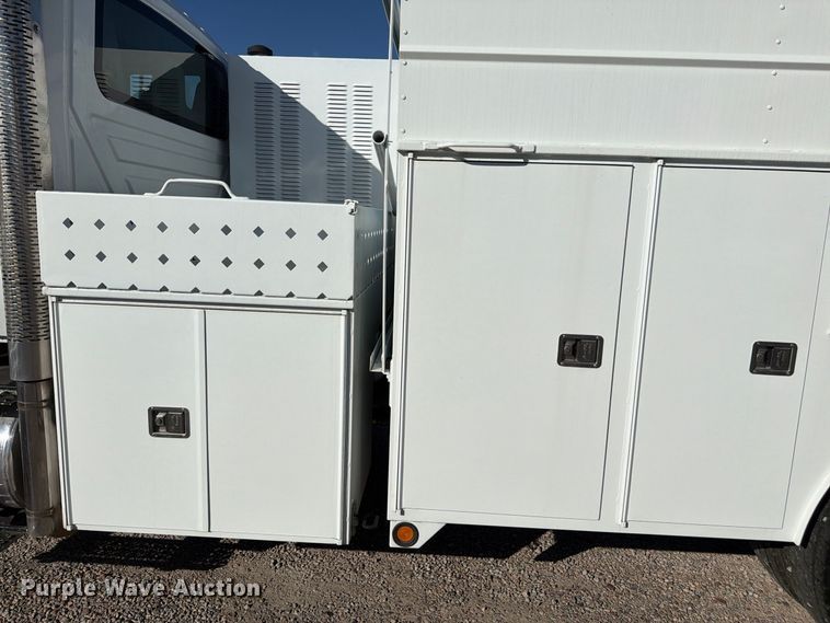 image for item FM7729 2012 International DuraStar 4400 utility / service truck