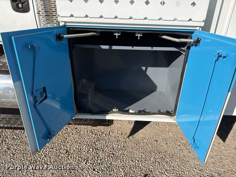 image for item FM7729 2012 International DuraStar 4400 utility / service truck