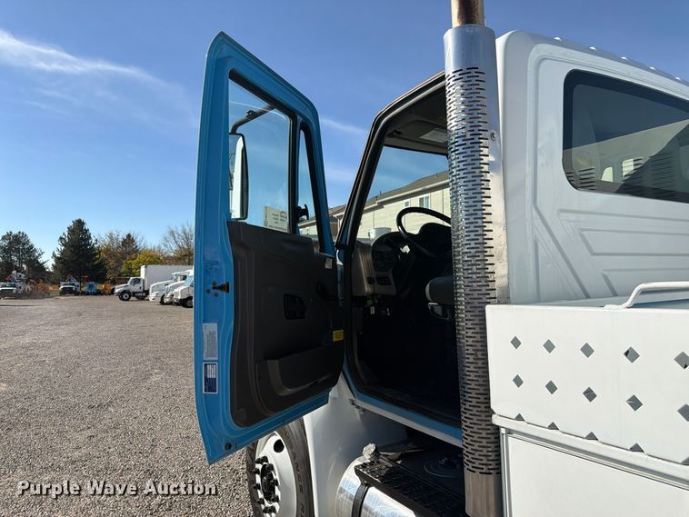 image for item FM7729 2012 International DuraStar 4400 utility / service truck
