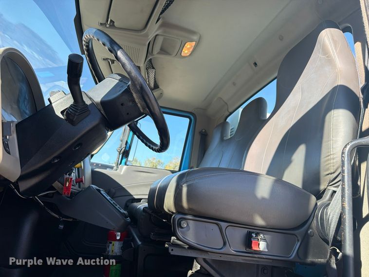 image for item FM7729 2012 International DuraStar 4400 utility / service truck