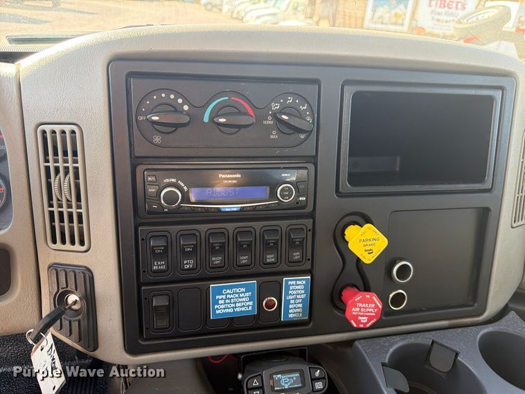 image for item FM7729 2012 International DuraStar 4400 utility / service truck