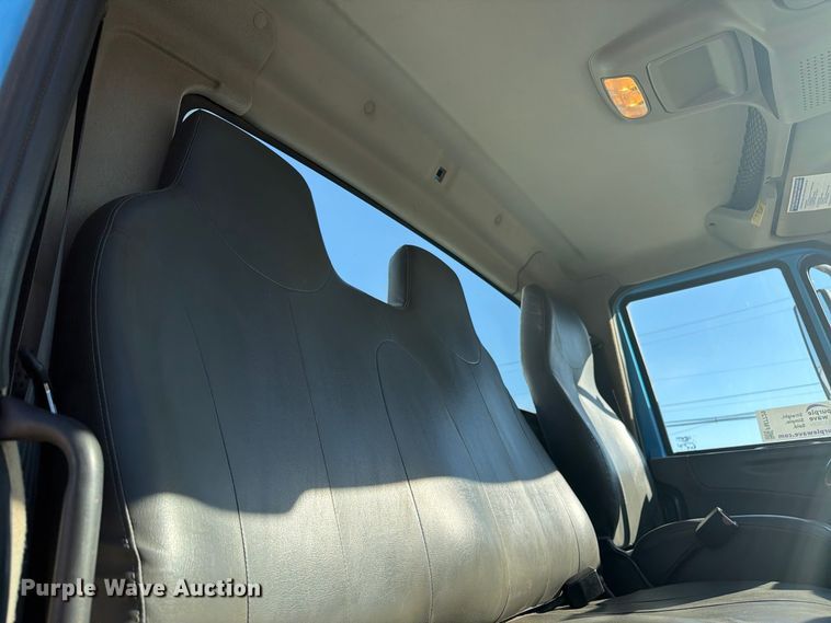 image for item FM7729 2012 International DuraStar 4400 utility / service truck