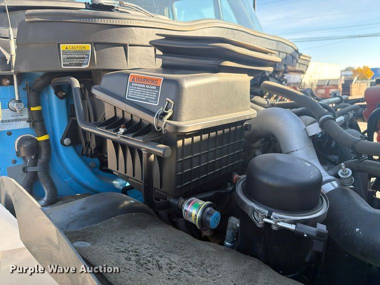 image for item FM7729 2012 International DuraStar 4400 utility / service truck