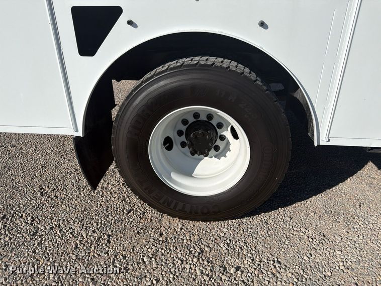 image for item FM7729 2012 International DuraStar 4400 utility / service truck