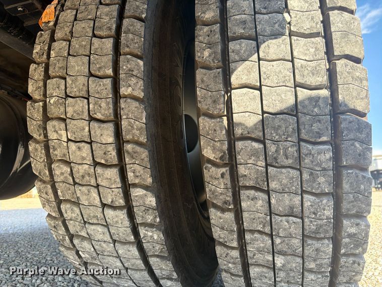 image for item FM7729 2012 International DuraStar 4400 utility / service truck