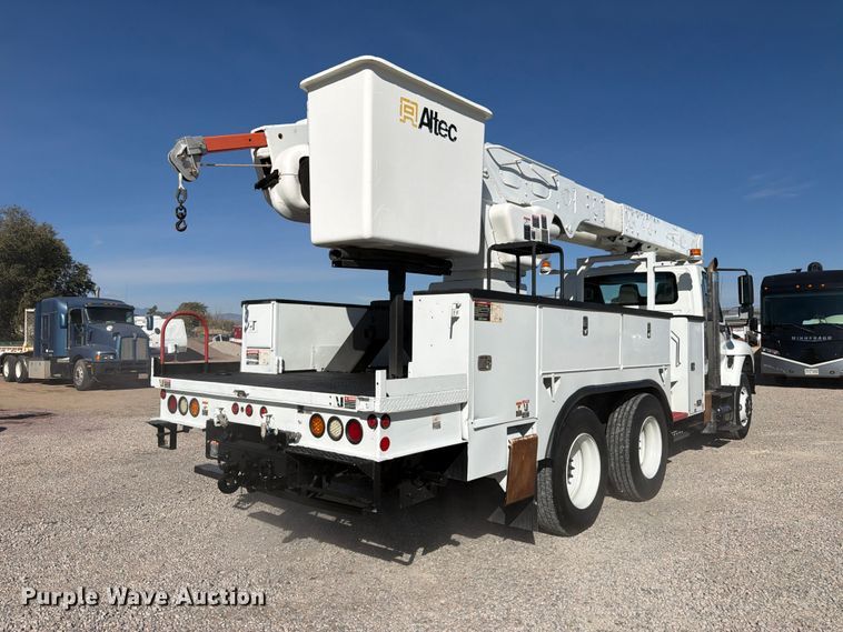 image for item FM7730 2010 International 7400 bucket truck