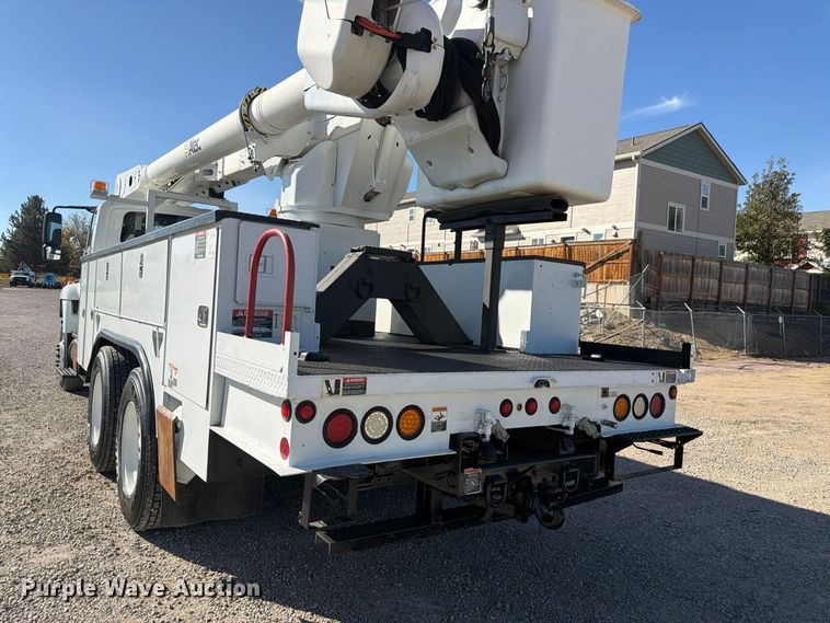 image for item FM7730 2010 International 7400 bucket truck