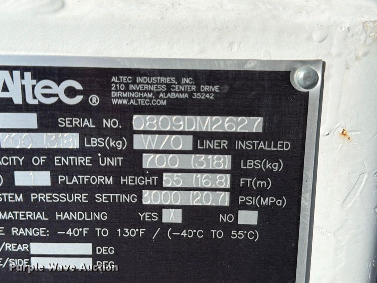 image for item FM7730 2010 International 7400 bucket truck