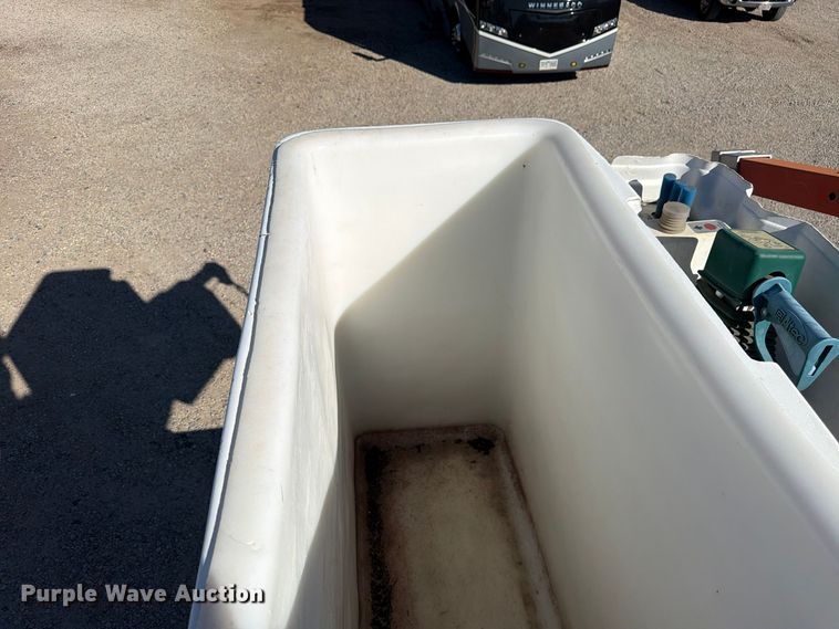 image for item FM7730 2010 International 7400 bucket truck