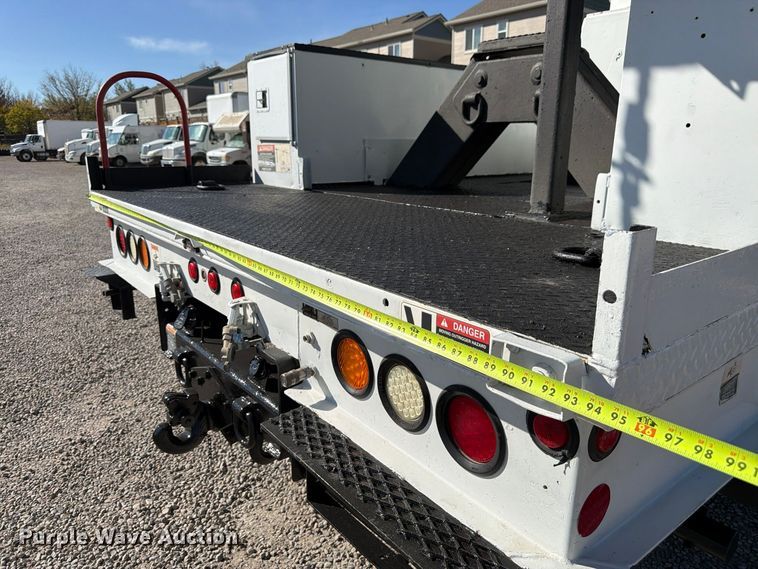 image for item FM7730 2010 International 7400 bucket truck