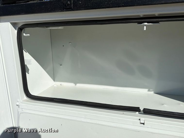 image for item FM7730 2010 International 7400 bucket truck