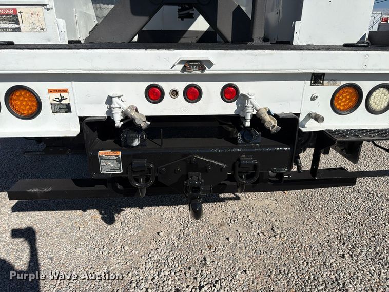 image for item FM7730 2010 International 7400 bucket truck