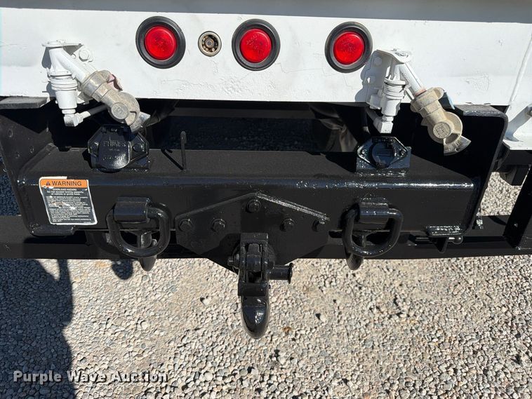 image for item FM7730 2010 International 7400 bucket truck