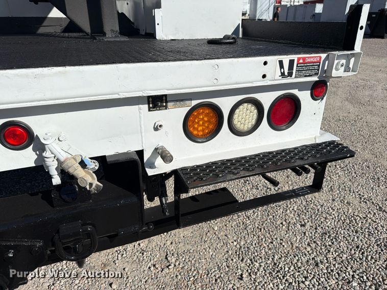 image for item FM7730 2010 International 7400 bucket truck