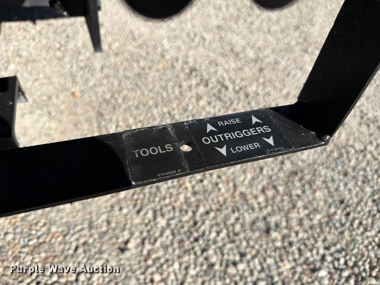 image for item FM7730 2010 International 7400 bucket truck