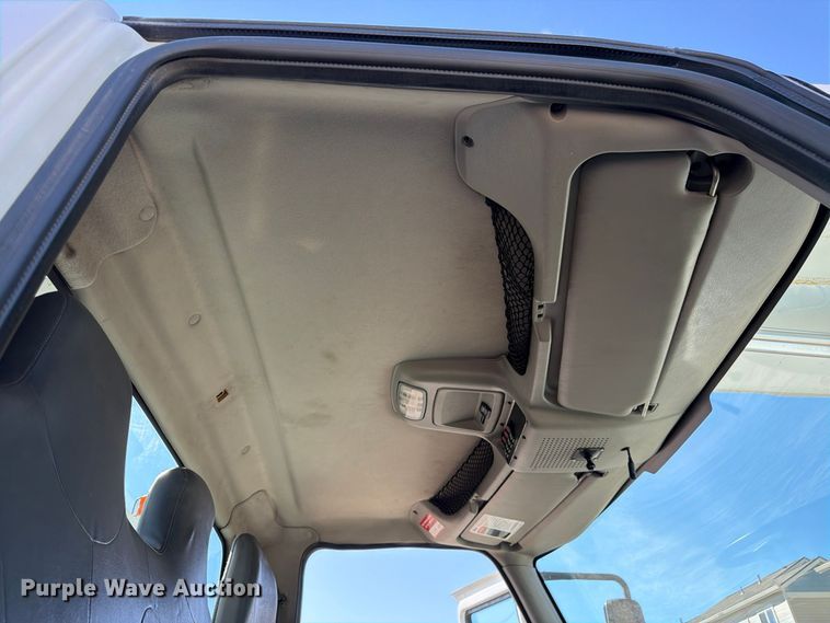 image for item FM7730 2010 International 7400 bucket truck