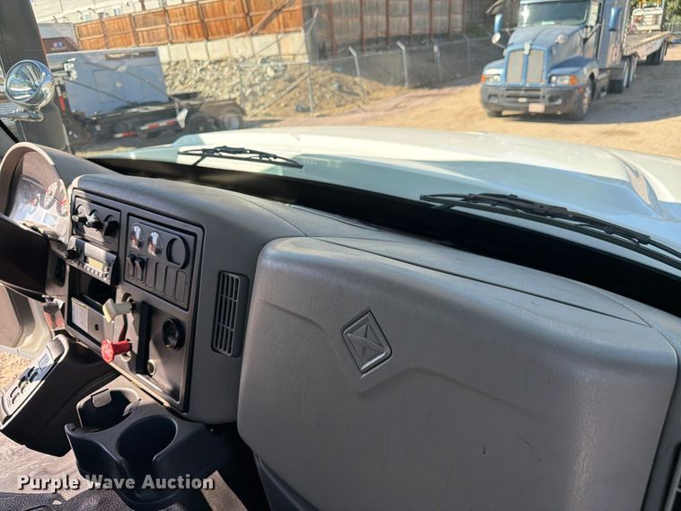 image for item FM7730 2010 International 7400 bucket truck