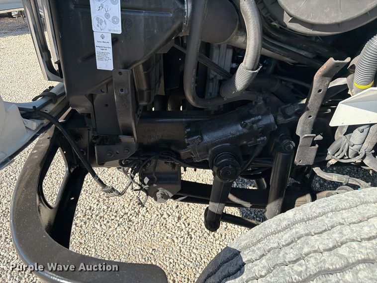 image for item FM7730 2010 International 7400 bucket truck