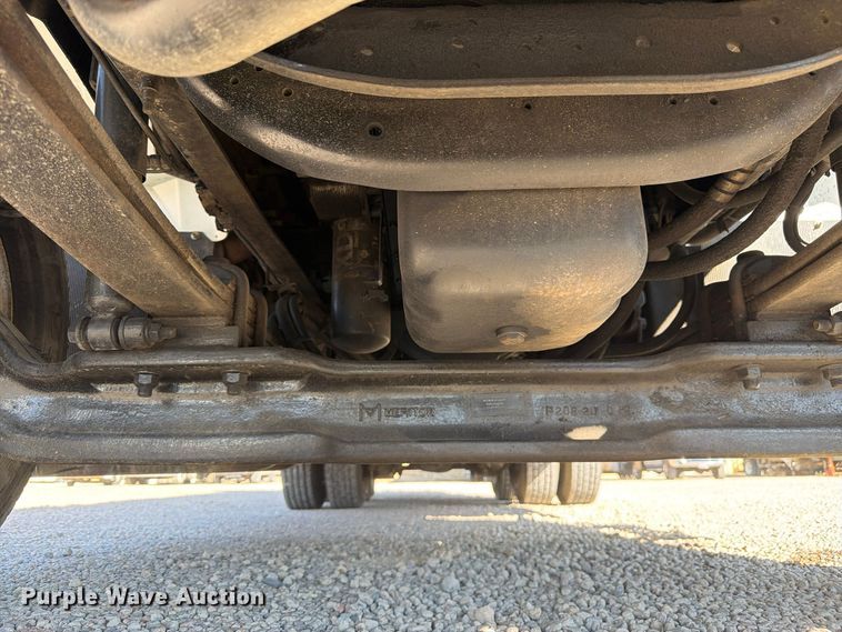 image for item FM7730 2010 International 7400 bucket truck