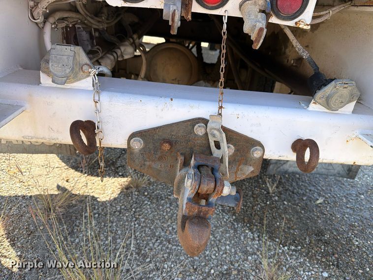 image for item FM8004 2011 International 7400 digger derrick truck