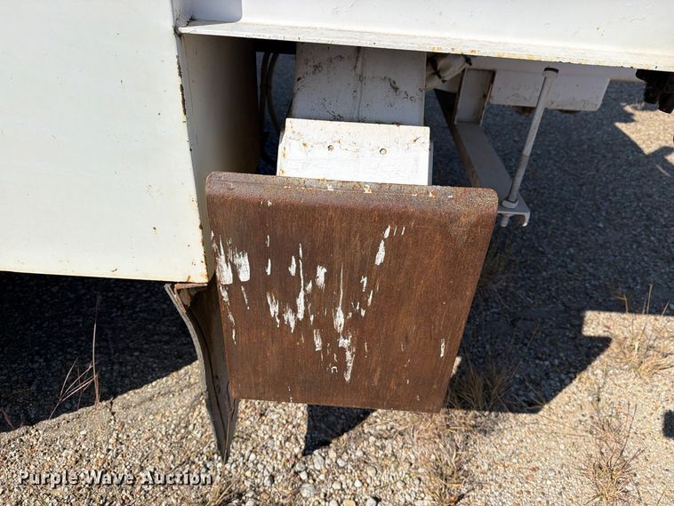 image for item FM8004 2011 International 7400 digger derrick truck