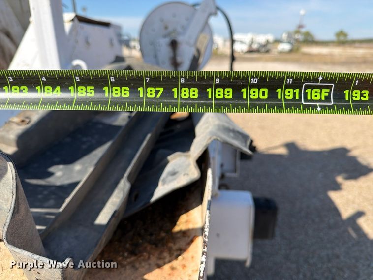 image for item FM8004 2011 International 7400 digger derrick truck