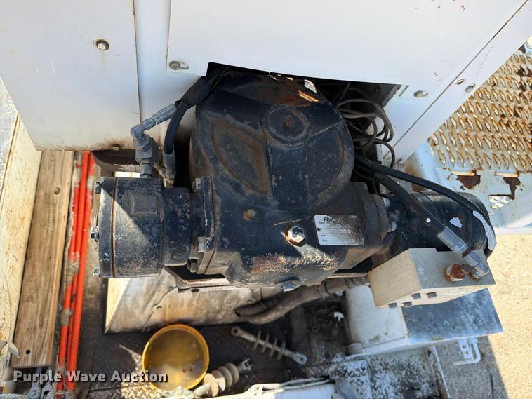 image for item FM8004 2011 International 7400 digger derrick truck