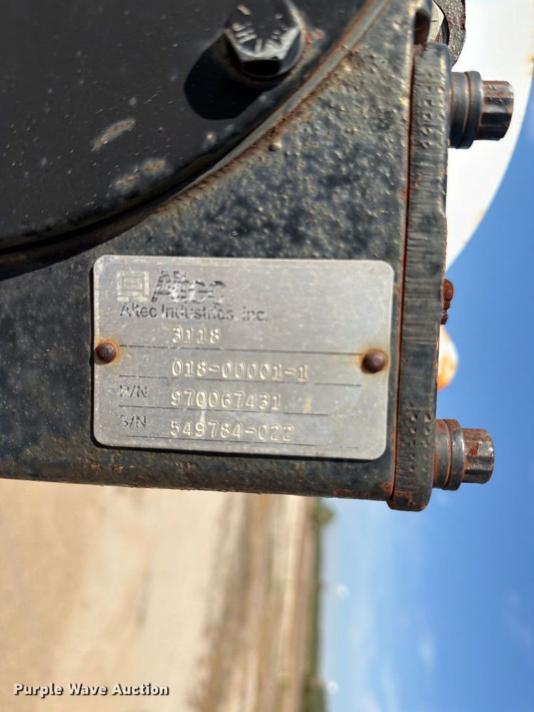 image for item FM8004 2011 International 7400 digger derrick truck